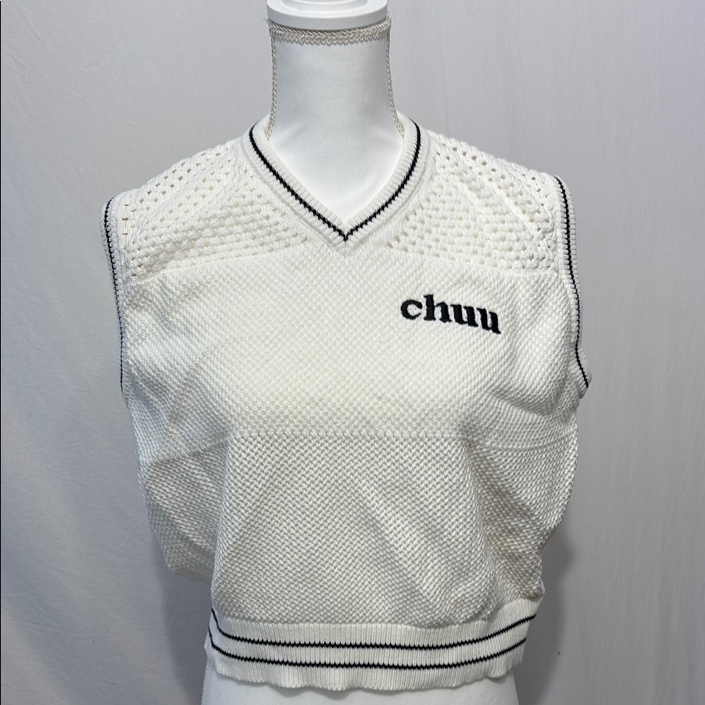 Chuu White Sleeveless Knit Top